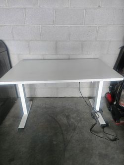 Standing computer desk