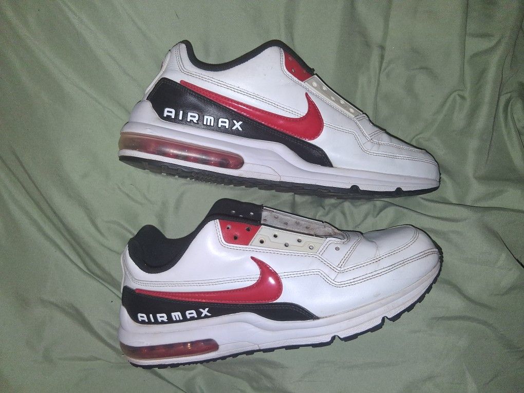 NIKE AIR MAX 