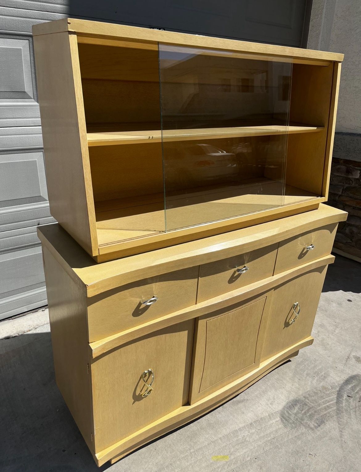 Vintage MCM China Hutch/Cabinet
