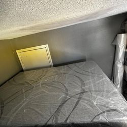 Set Queen Sizes Mattress And Box Spring 