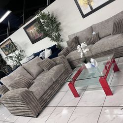 Beautiful And Comfortable Sofa Set With Deep Seats 