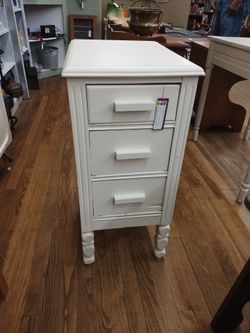 Vtg wooden nightstand