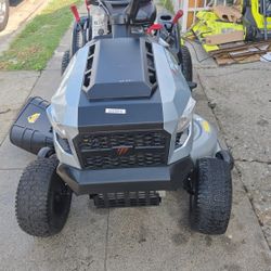 Top Rated
Murray
MT100 42 in. 13.5 HP 500cc E1350 Series Briggs and Stratton Engine 6-Speed Manual Gas Riding Lawn Tractor Mower