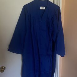 HIGH SCOOL CAP AND GOWN