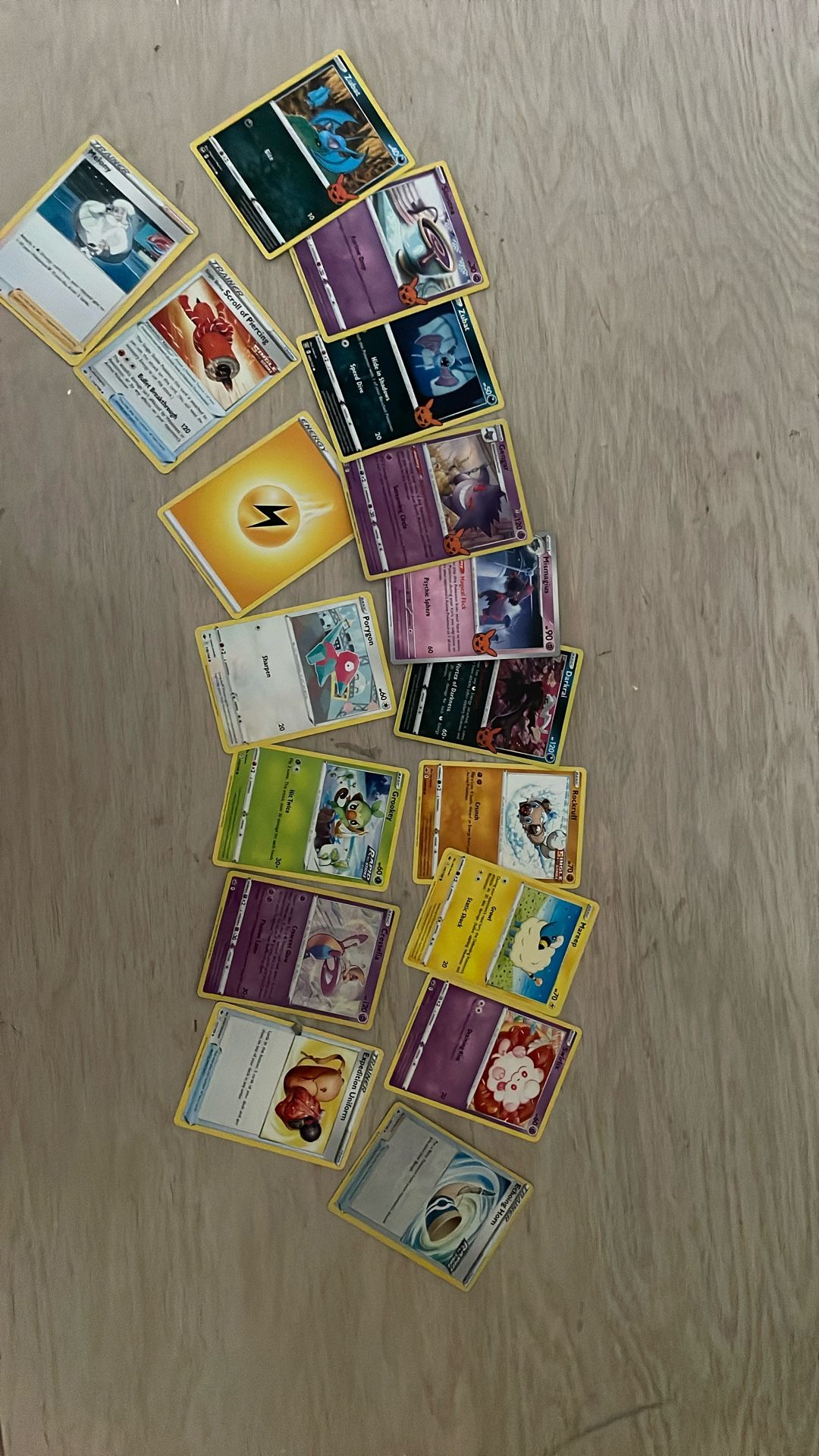 17 Pokémon Cards