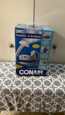 Compact fabric steamer