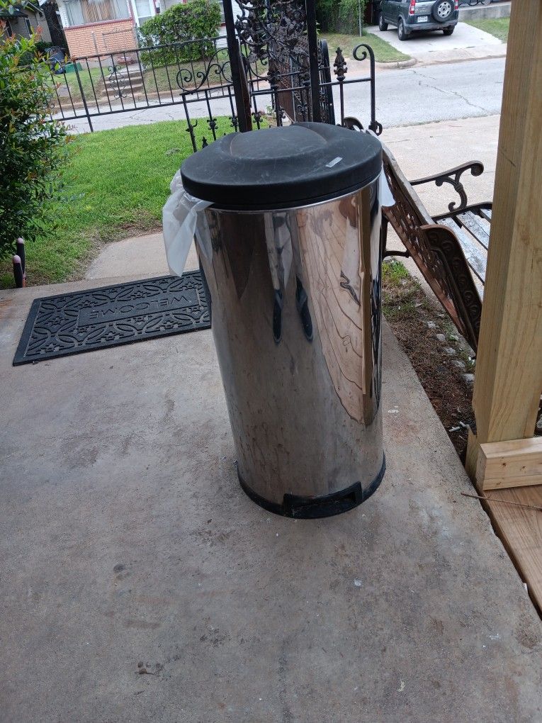 Stainless Steel round trash can