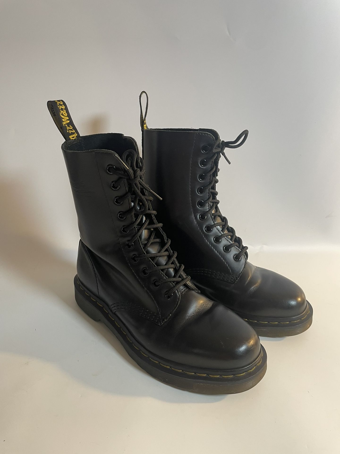 Dr. Martens 1460 Black Leather Boots Air Wair Combat Women’s 8, Men’s 7