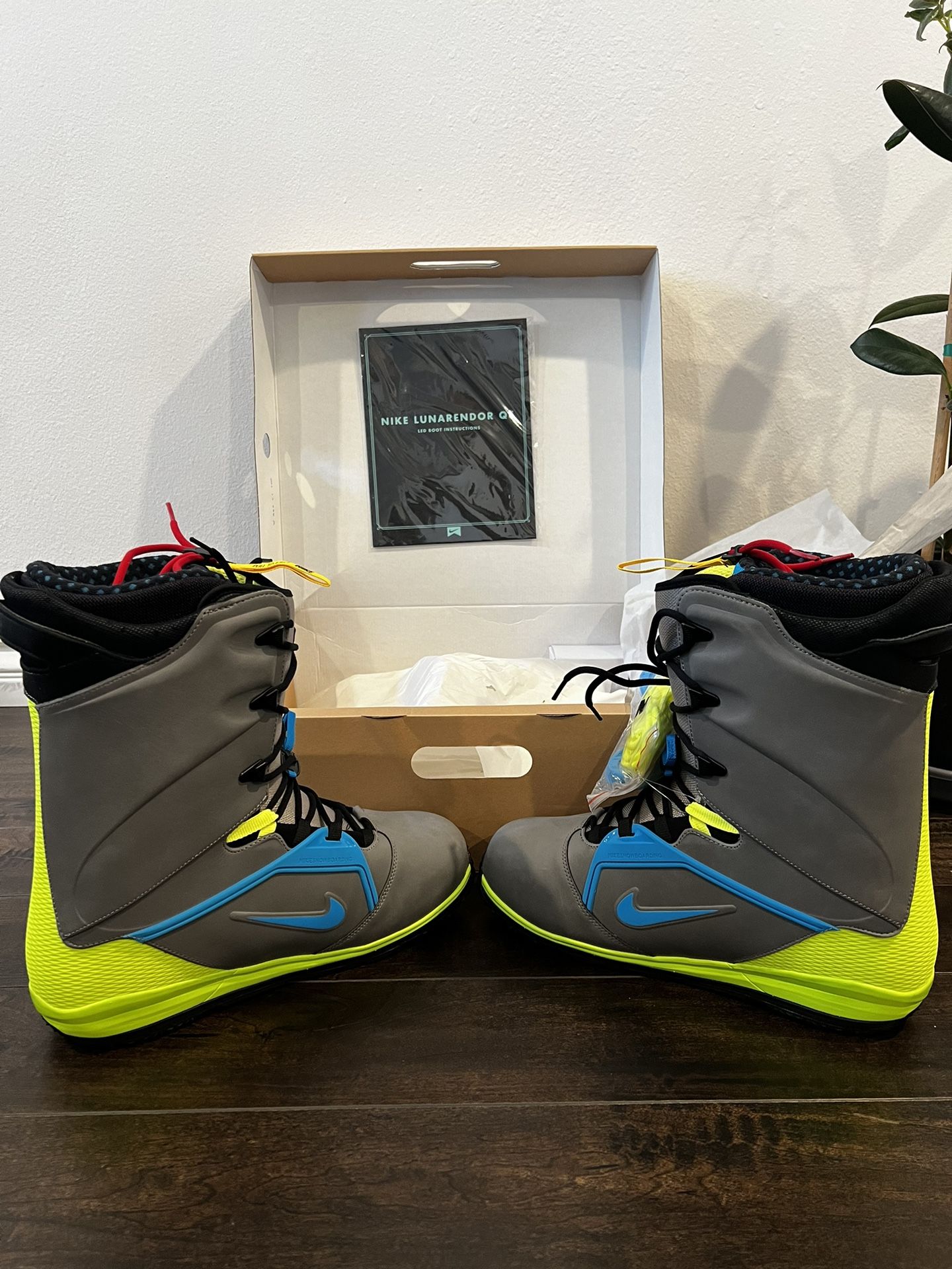 NIKE SNOWBOARDING／LUNARENDER／24cm／希少品（Nike Lunarendor
