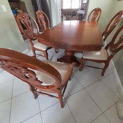 Juego De Comedor De 6 Sillas En Buenas Condiciones 