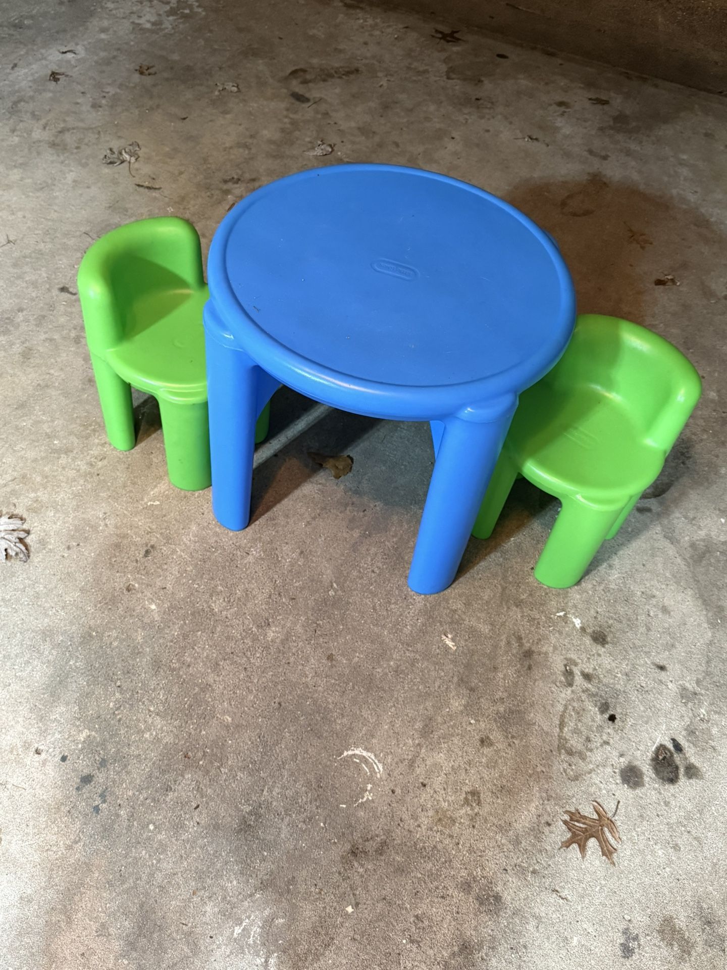 Little Tikes Table And 2 Chairs