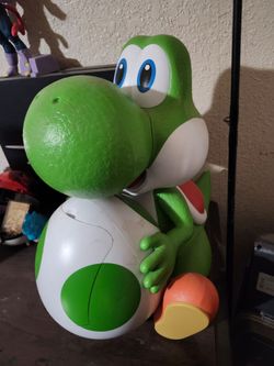 Yoshie popcorn bucket