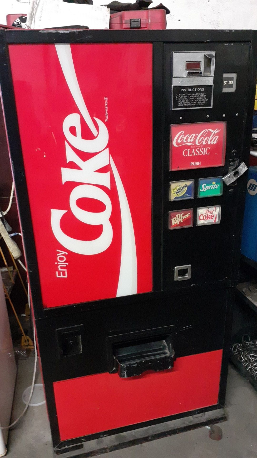 Refrigerated vending machine