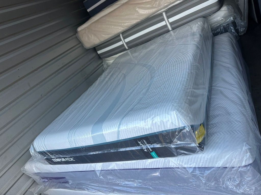Full Size Mattress Tempur Pedic