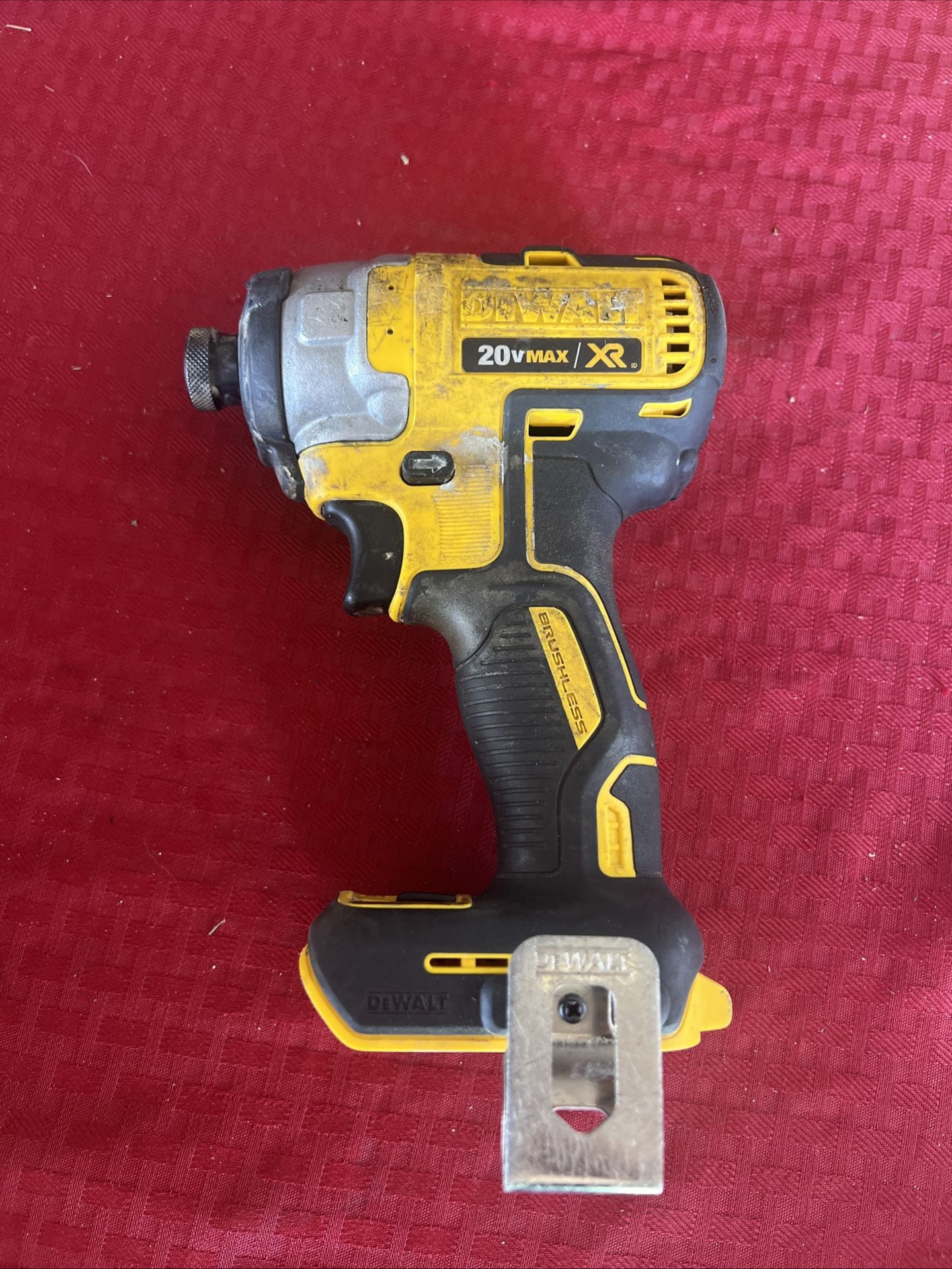 DeWALT 20 Volt 20v Max XR Brushless Cordless 1/4" Impact Driver DCF887
