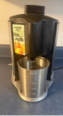 Waring Pro JEX328 Health Juice Extractor w/ Stainless Steel Juicer Cup Veggie