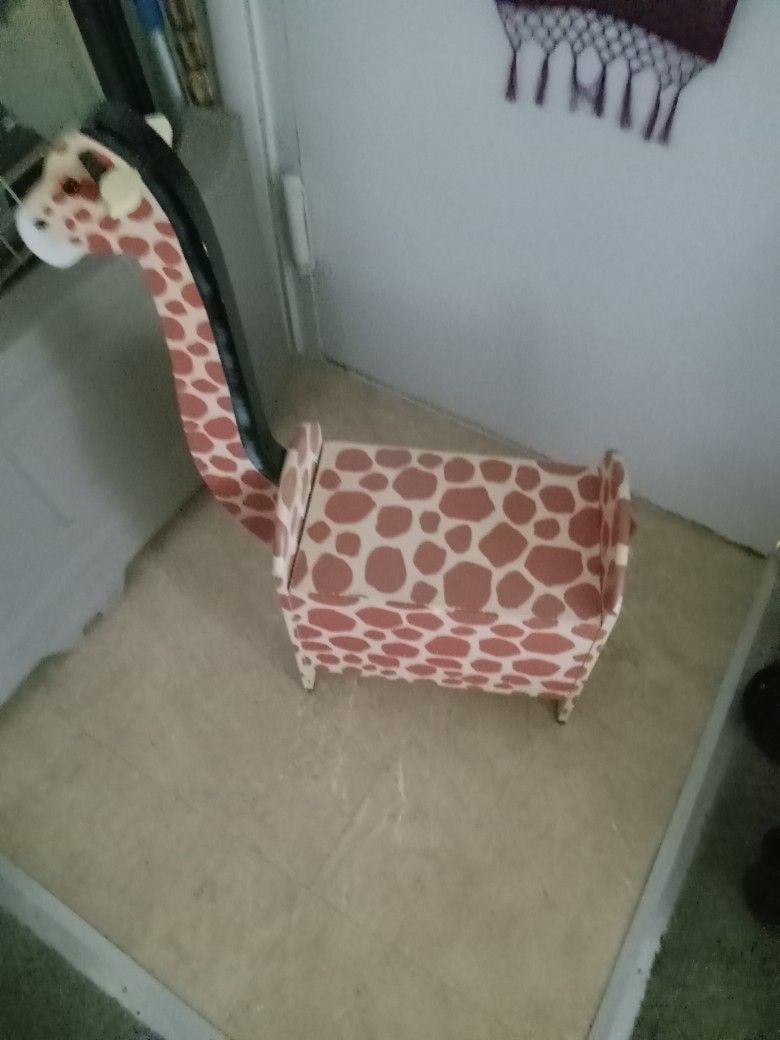 Wooden Giraffe Open For Storage 10x20 