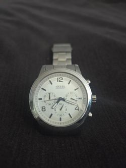 GUESS Silver 100M/330FT White Dial Men's Stainless Steel Link Watch