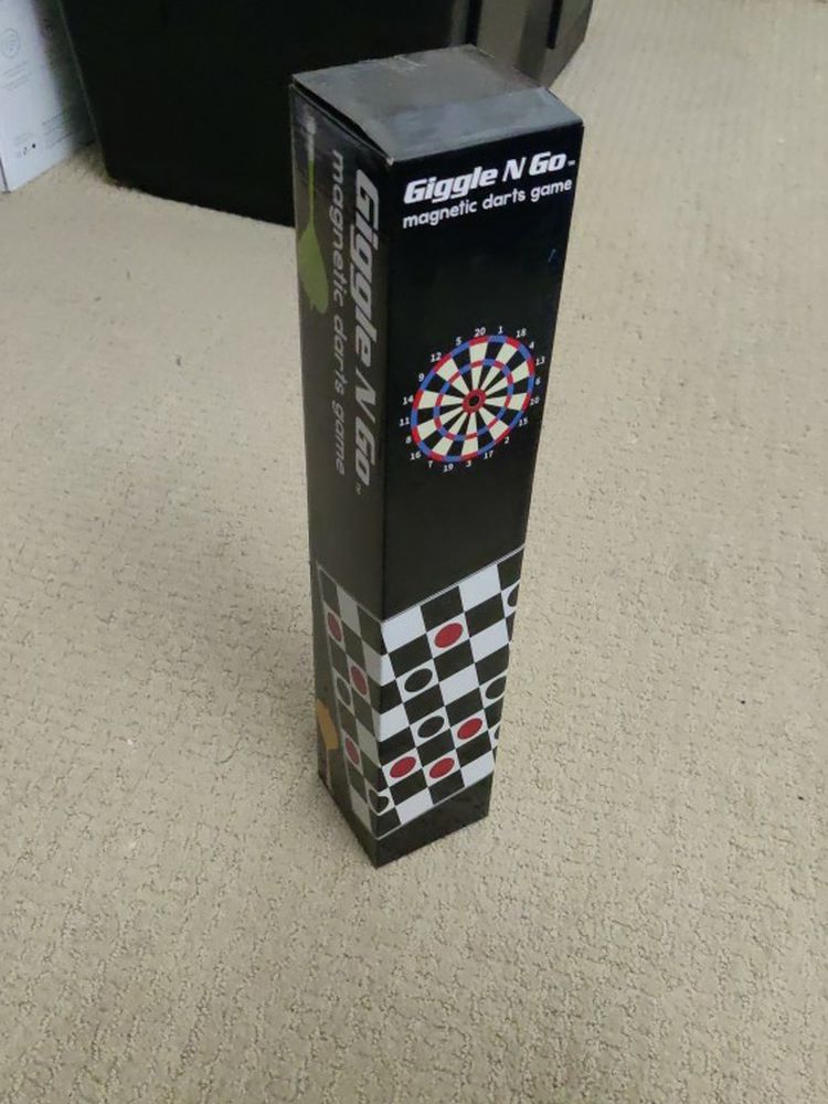 Giggle N Go Magnetic Darts 2 In 1 Game