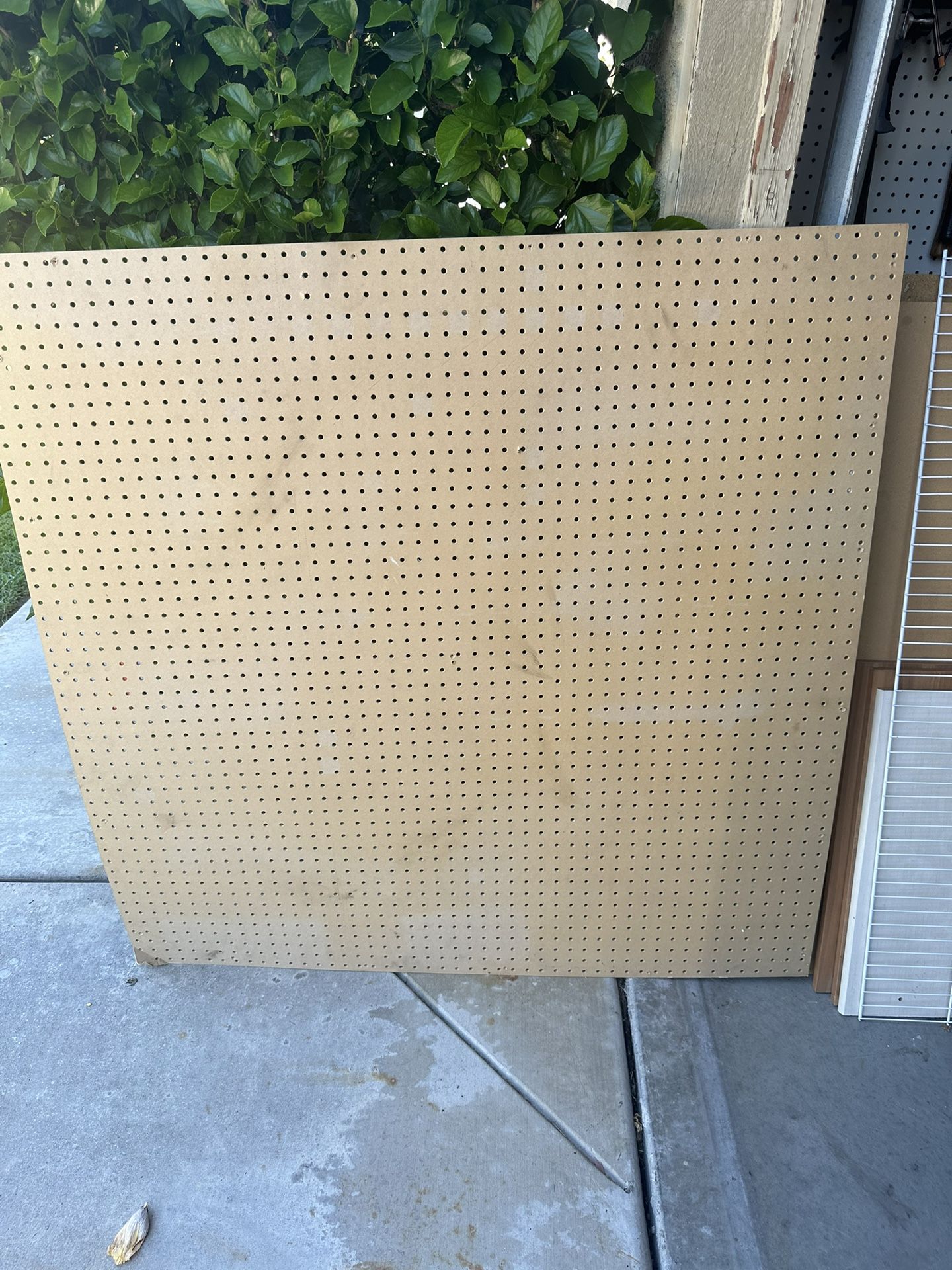 4X4 Peg Board