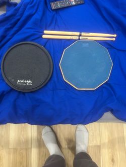 Drum pad/Drumsticks
