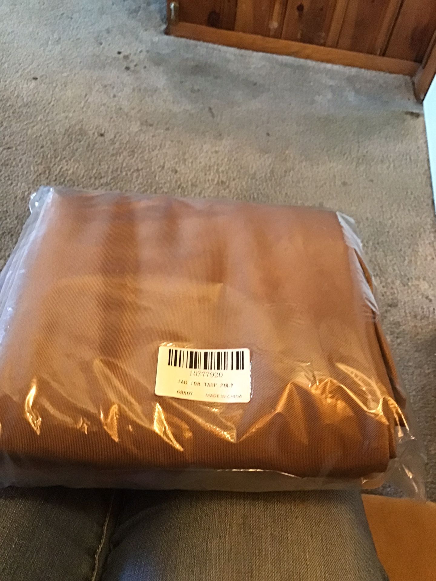 Having A Party? 12 Beautiful Taupe Colored Polyester Round Tablecloths