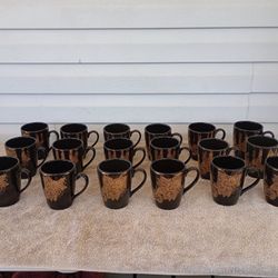 Holiday 08 Glided Noel Stoneware Coffee mugs set of 18
