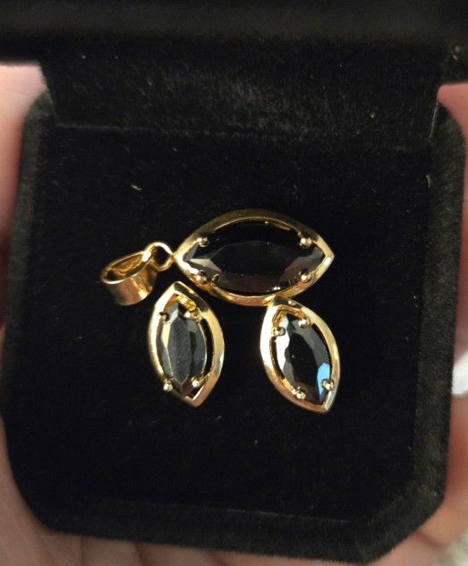 Black Gemstone Earrings And Pendant Set