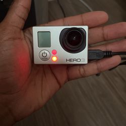 GoPro Hero 3 Silver Edition (comes With Waterproof/Drop Proof Case)