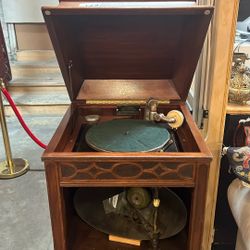1920’s Edison Phonograph