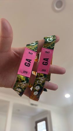 Selling 4x unregistered daisy chain fields festival wristband