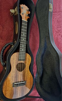 Kona Ukulele with Hard Case