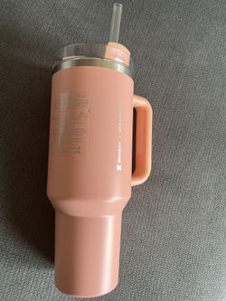 Stanley x Starbucks Target Exclusive 2023 Peach/Pink 40oz Tumbler NEW for  Sale in Brooklyn, NY - OfferUp