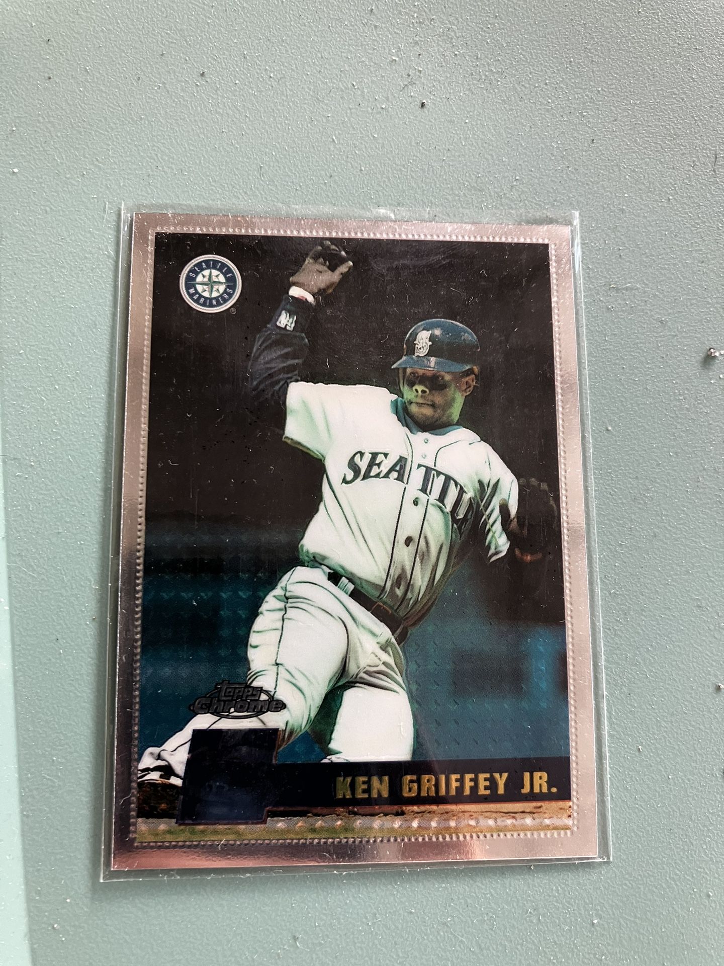 Ken Griffey 1996 Topps Baseball Card