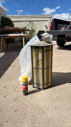 Vintage-Style Outdoor Decorative Lantern / Patio Post Light – Stained Glass