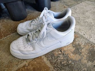 SUPER CLEAN NIKE AIR FORCE 1 '07 WHITE SNEAKERS SHOES SIZE 9.5