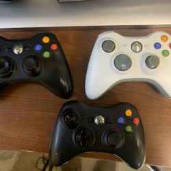 (2) Xbox 360 Controllers Tested