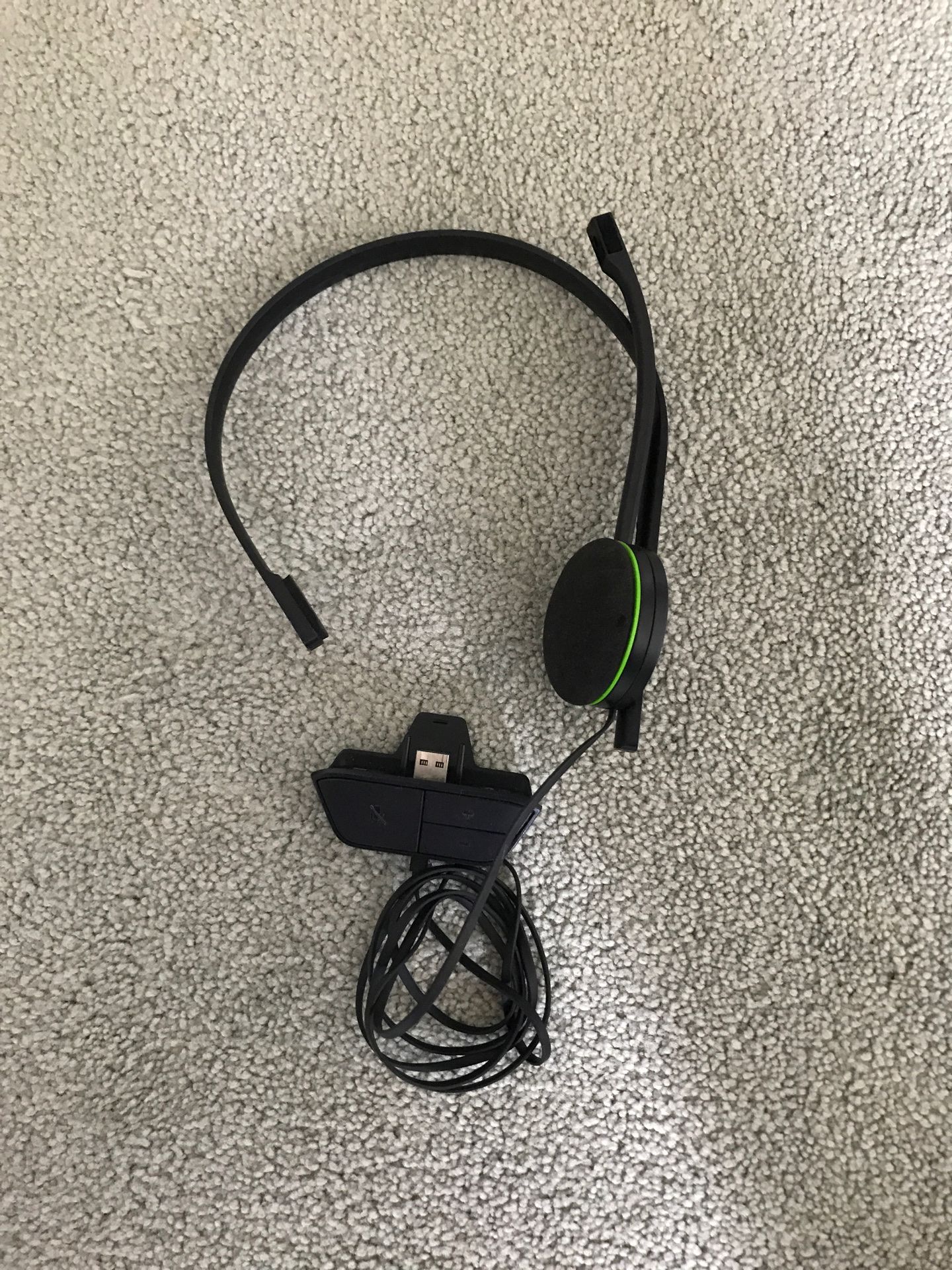 Headset (XBOX ONE) PERFECT CONDITION