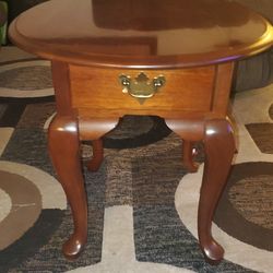 2 RARE VINTAGE Oval cherry BROYHILL and lenoir house end tables