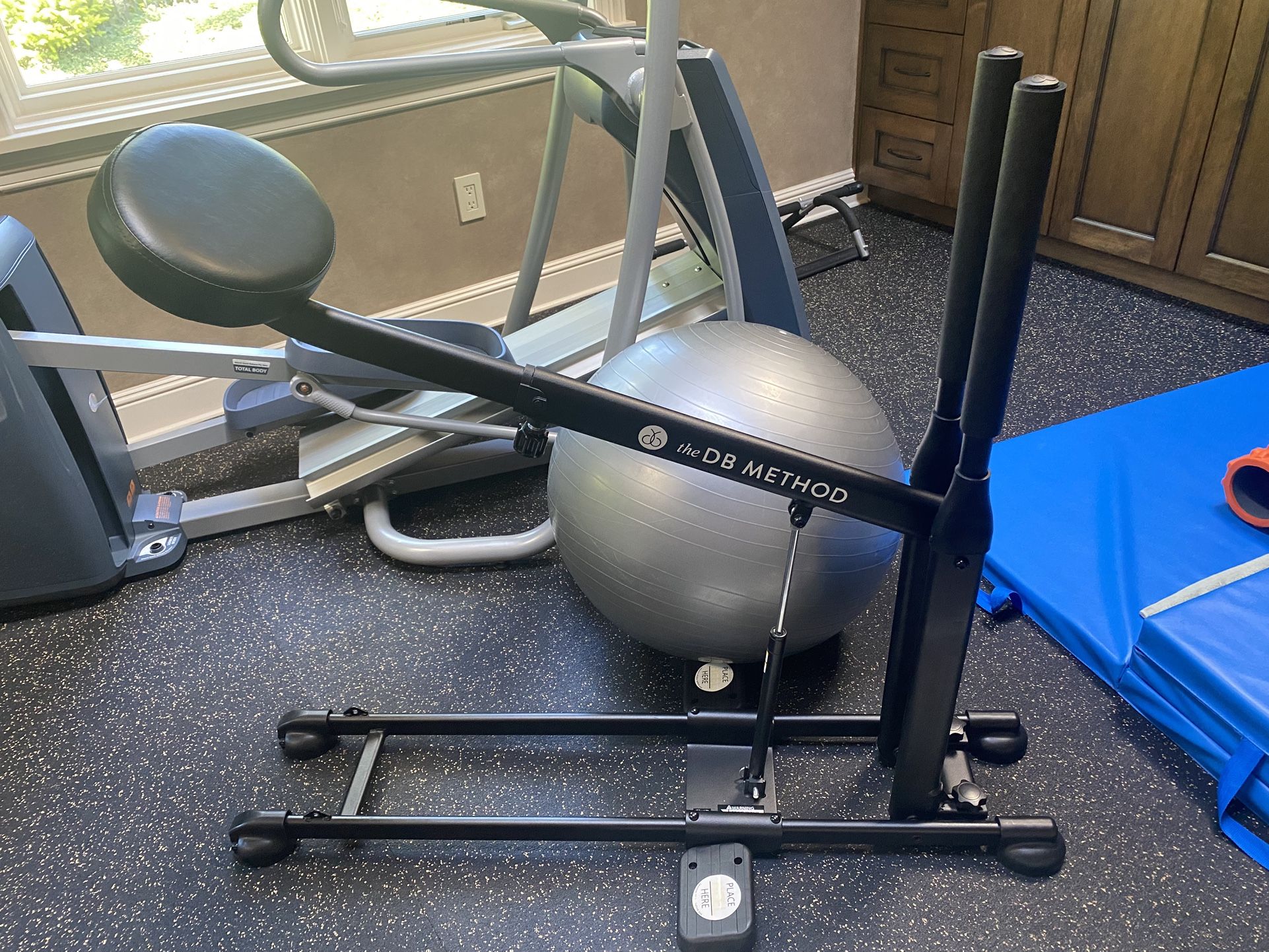 DB Method Squat Machine