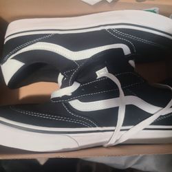 Brooklyn Ls SIZE 9-11 1/2.