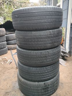 Set of 4 hankook Dynapro ht tires size 265/60/18. All like new and good all same brand and size