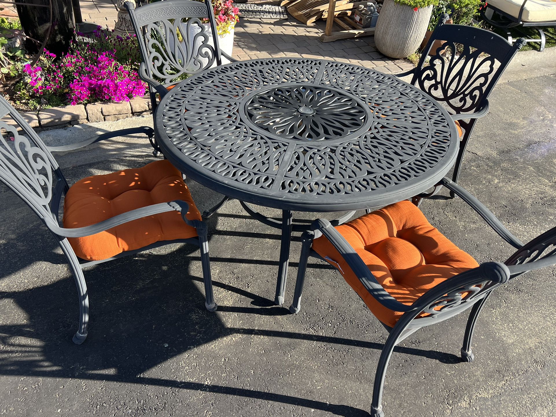 Patio Furniture Set Table And 4 Chairs 😊