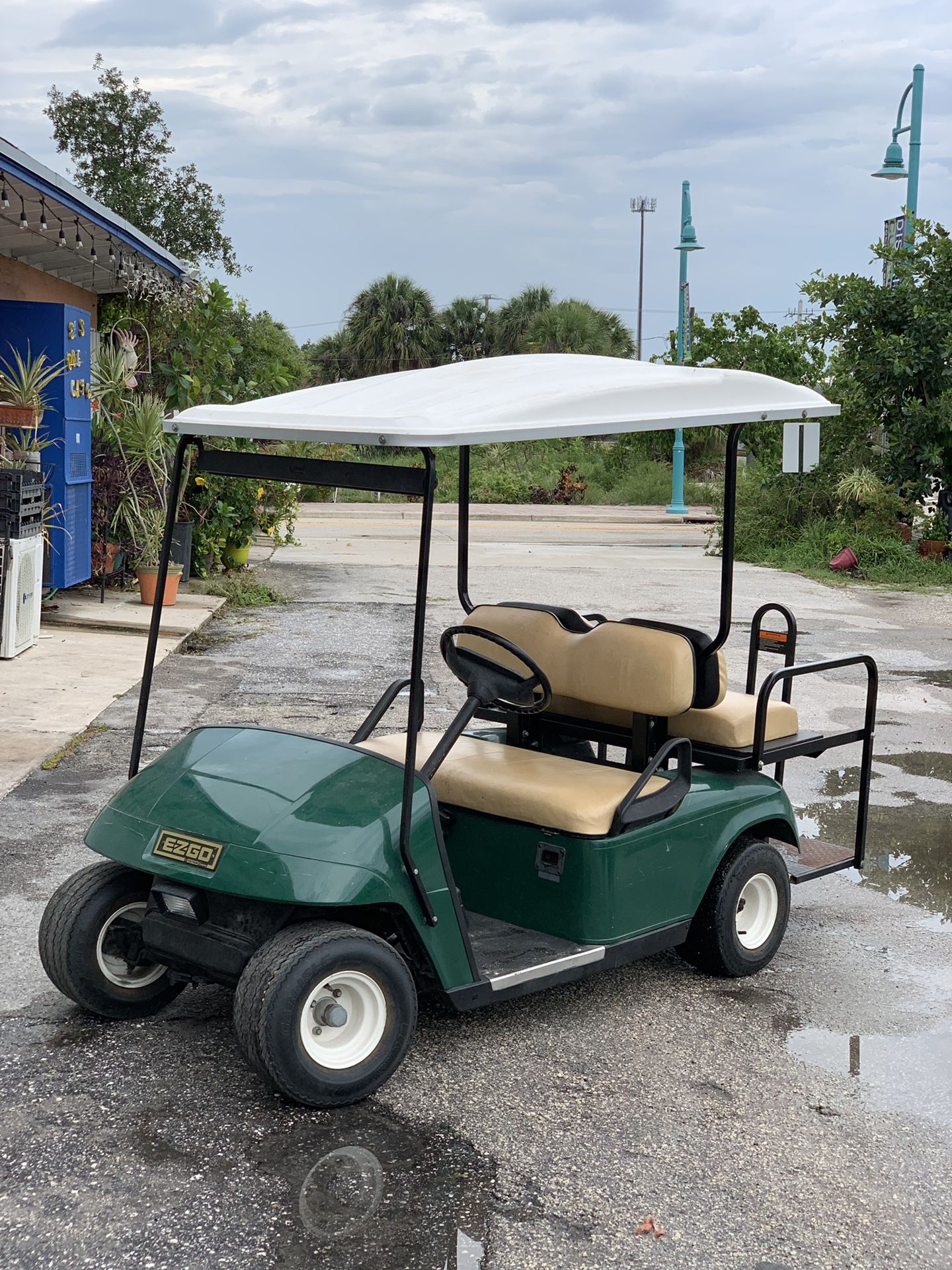 Golf cart