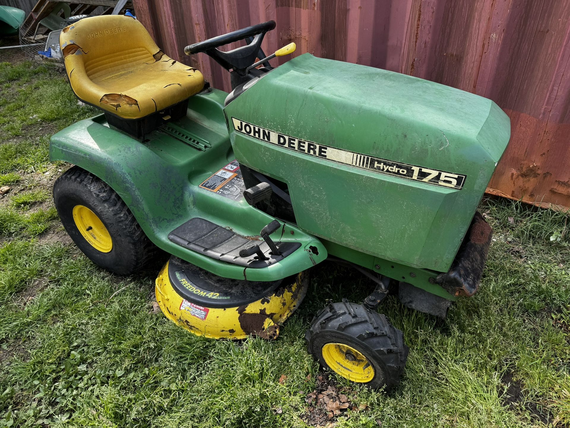 John Deere Hydro 175 Riding Lawnmower (Free Delivery Within 20 Miles)