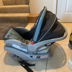 Graco car seat for infant