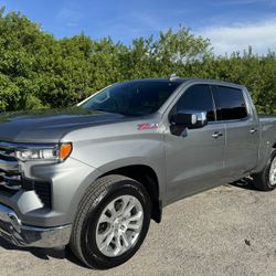 2023 CHEVY SILVERADO 1500 4WD Z-71 *ONLY 82K* ONE OWNER* LIKE NEW  *ONE OWNER  *ONLY 82,000 MILES  *CLEAN FLORIDA TITLE  *CLEAN CARFAX  *GM SERVICED S
