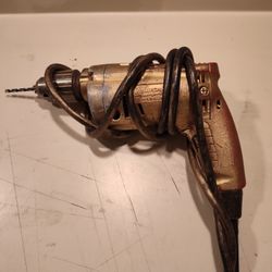 Milwaukee Magnum Drill 