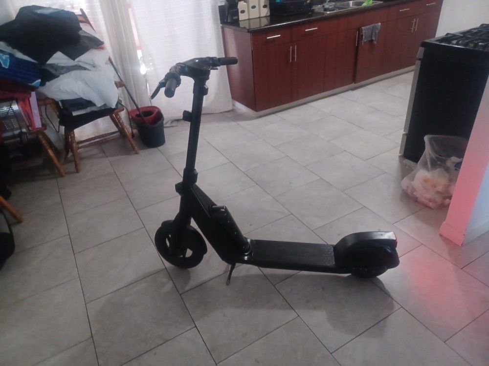Lime Scooter Gen 4.
