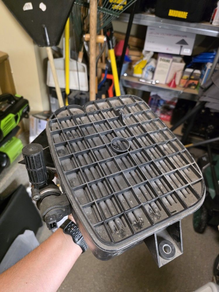 Audi TT MK1 Carbon Cannister